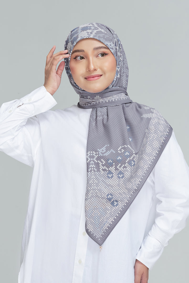 Jovian Hijab l Soraia Classic Printed Square Shawl (8456976236774)