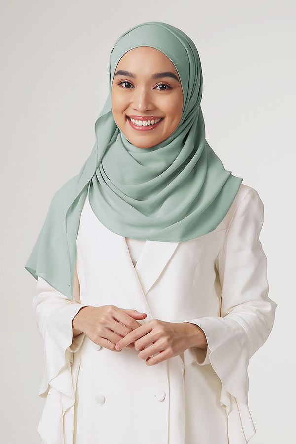 Jovian Hijab Balik Kampung | Tanisha Plain Long Shawl In Mint Green