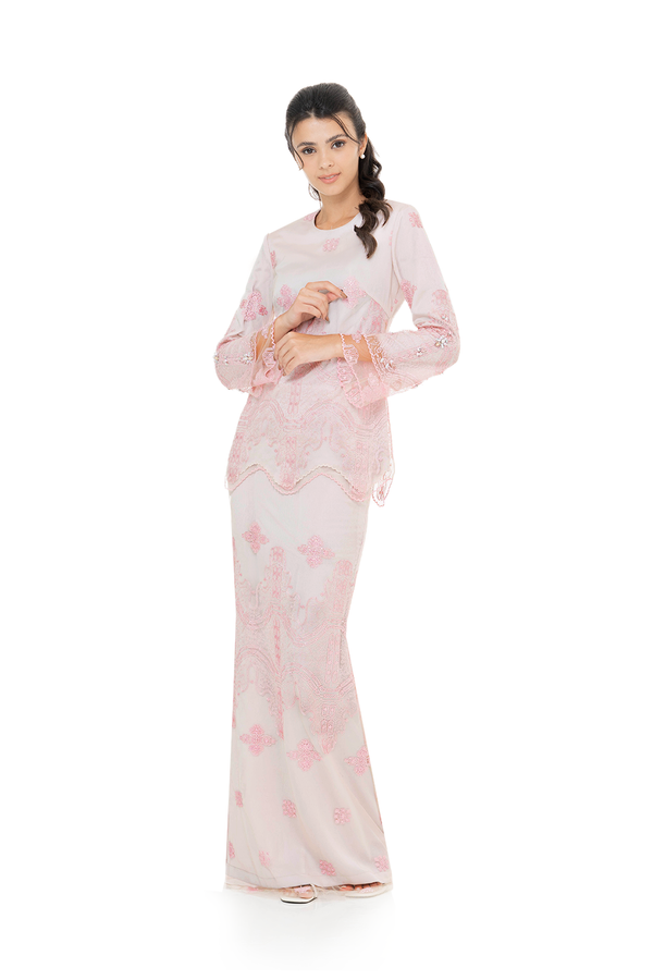 Jovian Luxe Makassar | Sarwendah Modern Kurung in Beige Pink